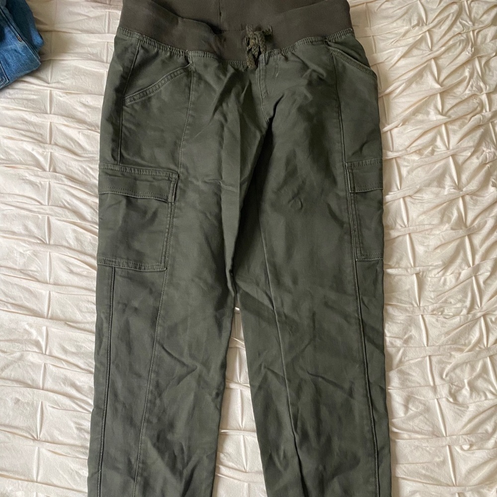 North face green army cargo joggers size 4